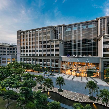 Hyatt Regency Taoyuan International Airport Hotel Exterior photo